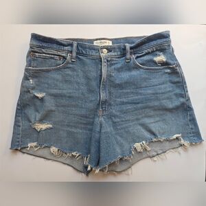 Abercrombie & Fitch Curve Love 4" Mom Shorts | Distressed High Rise Medium Wash